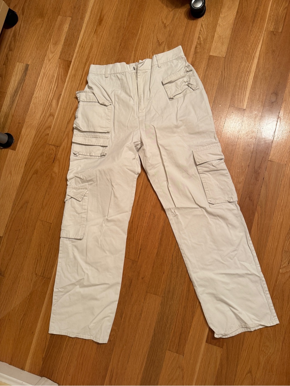 Women’s White Cargo Pants L
